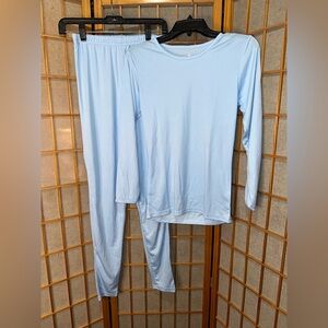 Body Glove Sky Blue Top & Leggings for cold weather